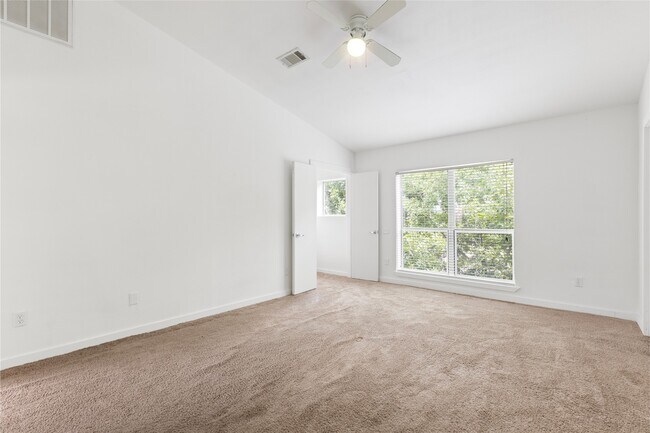 Building Photo - 6935 Yellowstone Way Dr
