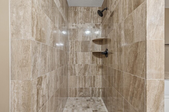 Building Photo - 220 Emerson Ave E