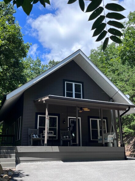 Primary Photo - 2109 Dogwood Dr