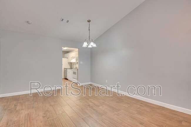 Building Photo - 330 Beech Ln