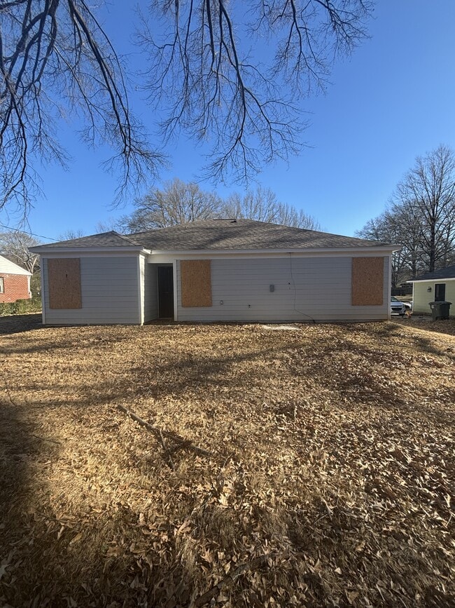 Building Photo - 3281 Madewell St