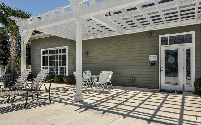Building Photo - 30970 Paradise Cmns