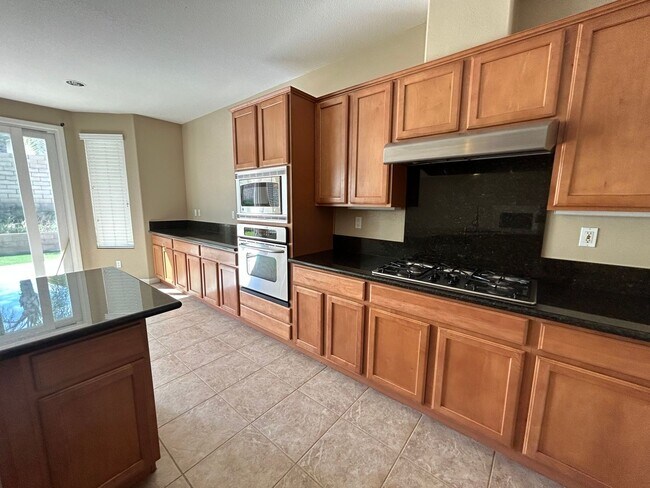 Building Photo - 15005 Via Messina Dr