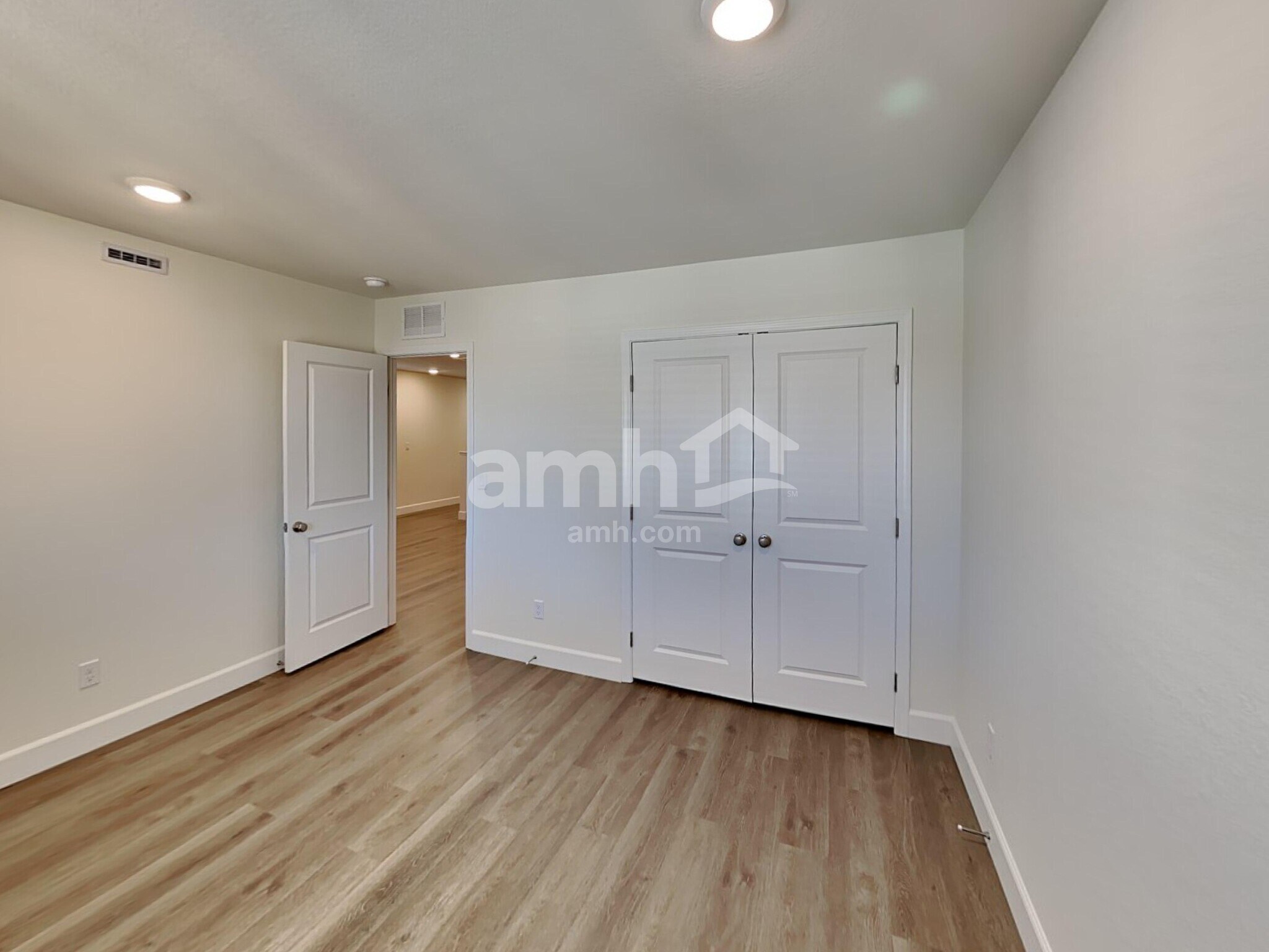 Building Photo - 10322 Medusita St