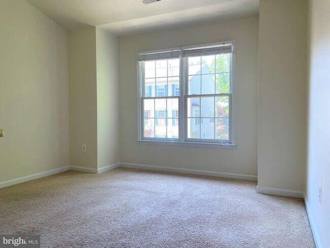 Building Photo - 6130 Stonehenge Pl