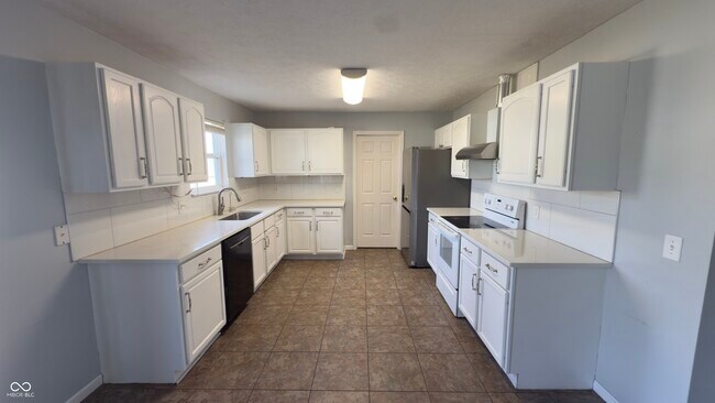 Building Photo - 5064 Gunston Ln