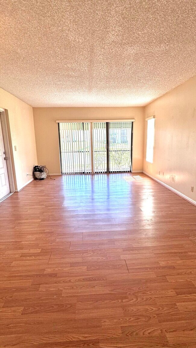 Building Photo - 1114 Green Pine Blvd