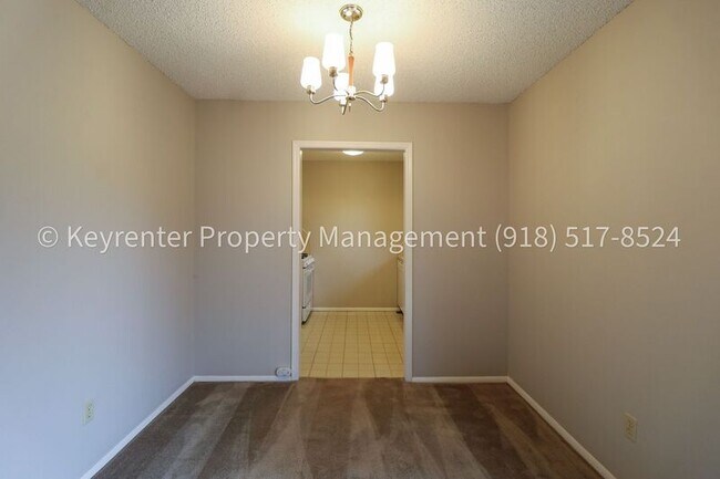 Building Photo - 6125 S Troost Ave