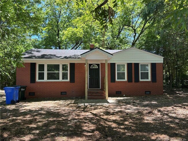 Building Photo - 4909 Walnut Dr