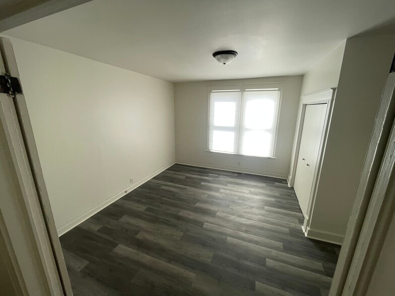 Building Photo - 1606 Grove St