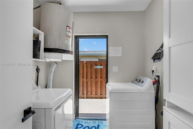 Building Photo - 1204 NE 7th St