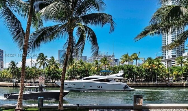 Building Photo - 185 SW 7th St