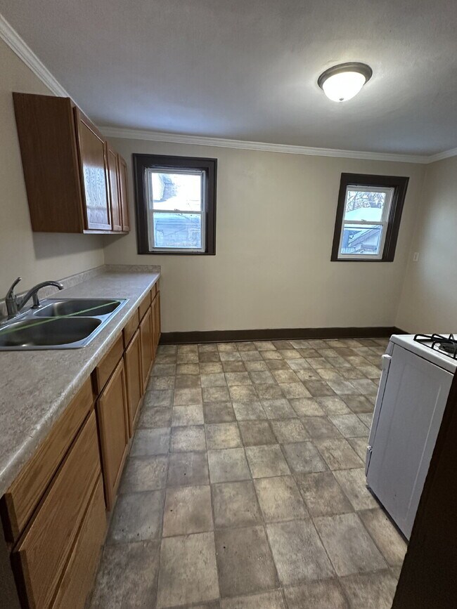 Building Photo - 124 N Washington St