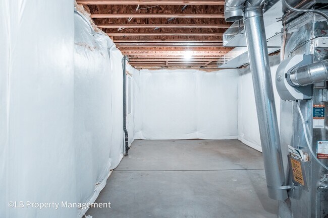 Building Photo - 10590 Pearlwood Cir