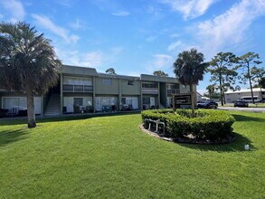 Building Photo - 1852 Golf View Ave