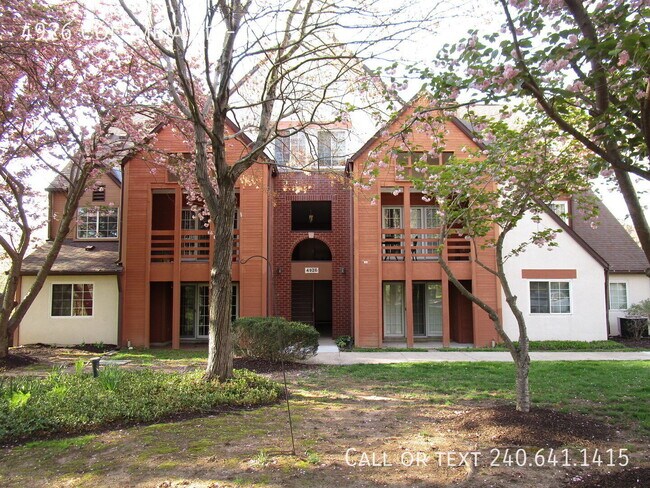 Building Photo - 4926 Columbia Rd