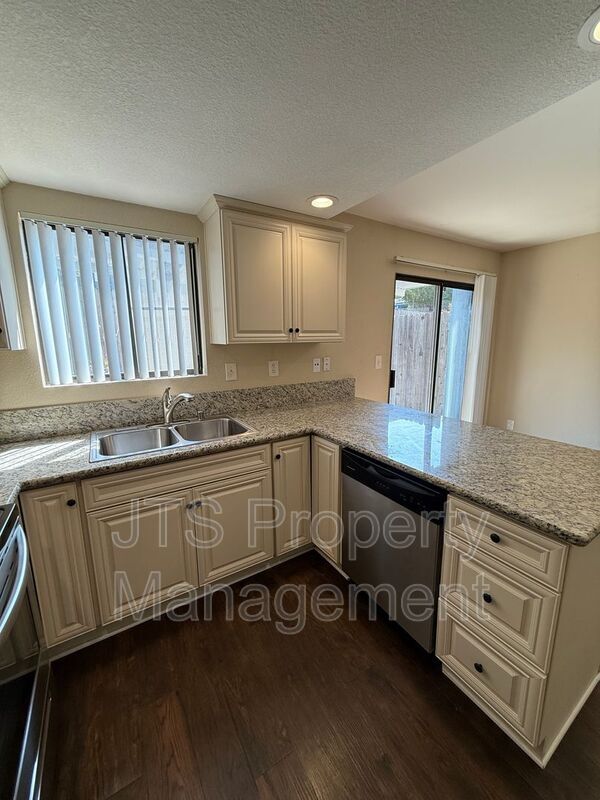 Building Photo - 5842 Alorn Ln