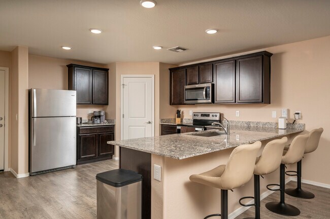 Building Photo - 1547 E Inouye Dr