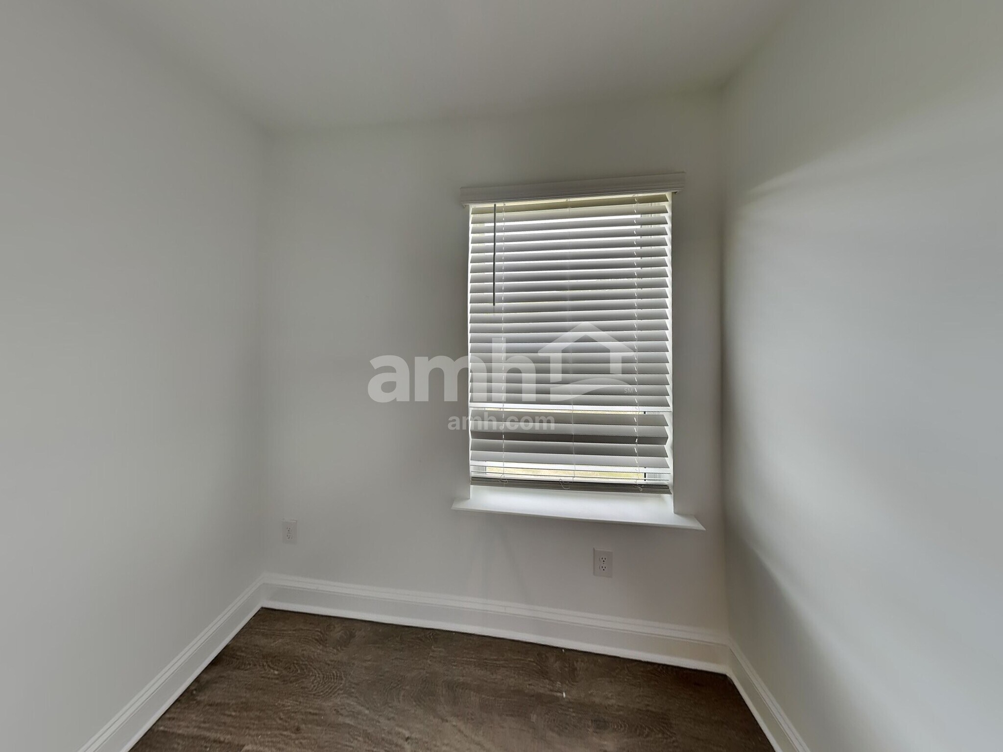 Building Photo - 1007 Guildcrest Ct