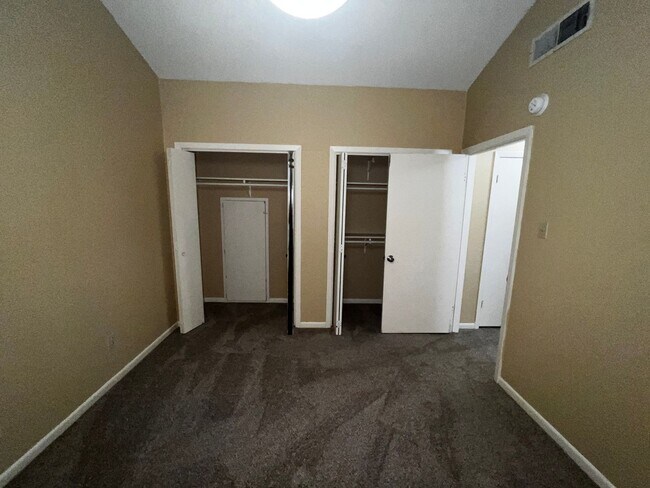 Building Photo - 6537- 6543 Long Meadow