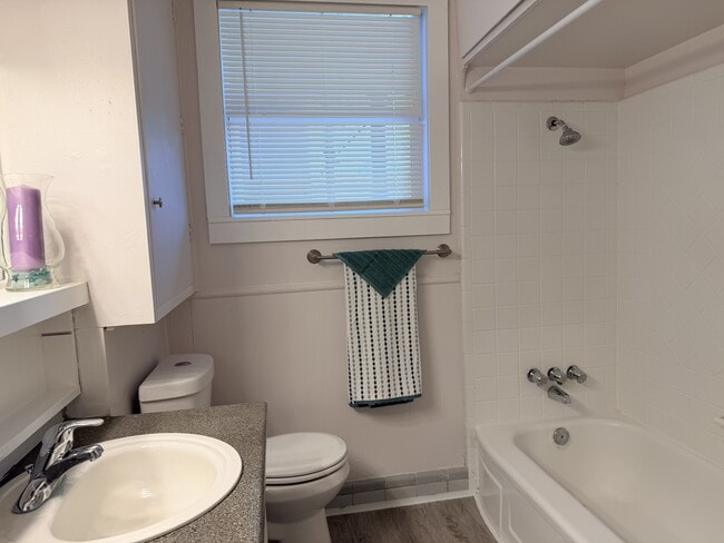 Building Photo - 3918 Harris Dr