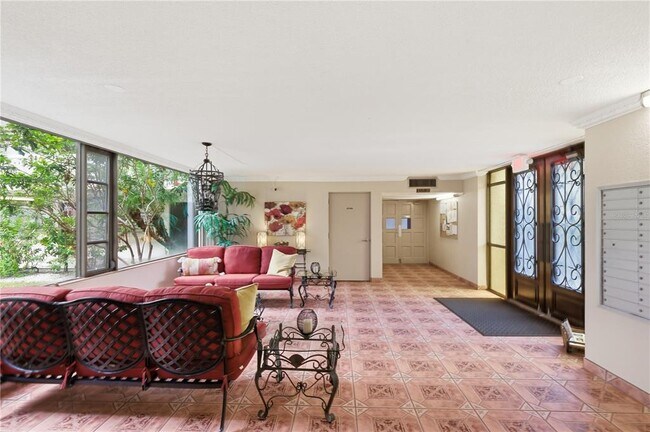 Building Photo - 2630 Pearce Dr