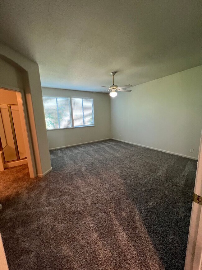 Building Photo - 1017 Halidon Way