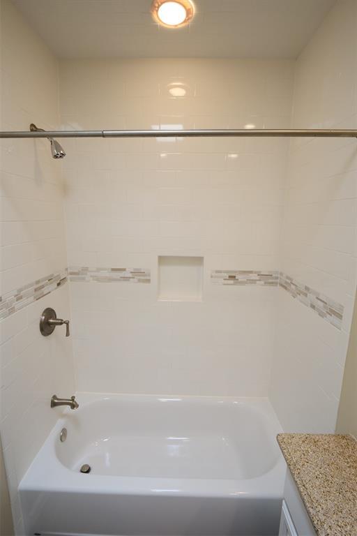Building Photo - 7620 Del Monte Dr