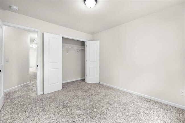 Building Photo - 2708 Morgan Glen Rd NE