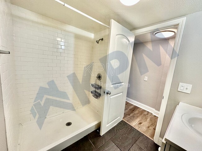 Building Photo - 3414 Pacific Ave