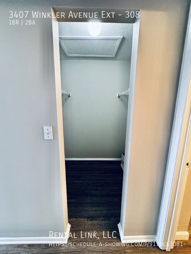 Building Photo - 3407 Winkler Ave Ext