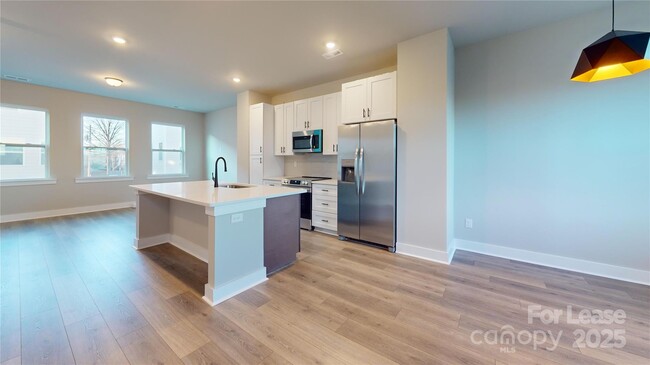 Building Photo - 4108 Salient St