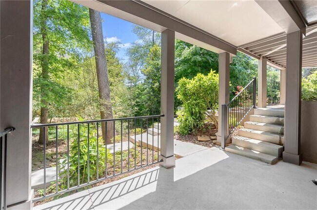 Building Photo - 459 Atlanta Country Club Dr