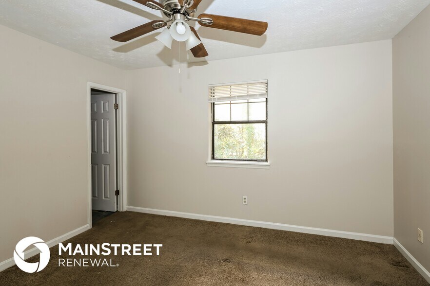 Building Photo - 4863 Invermere Trail