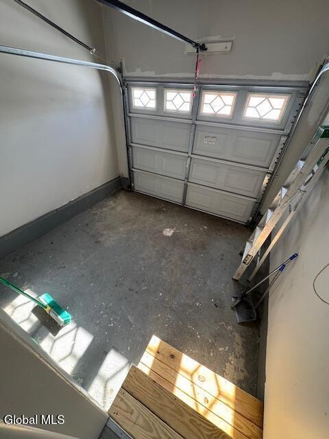 Building Photo - 10 Flicker Dr