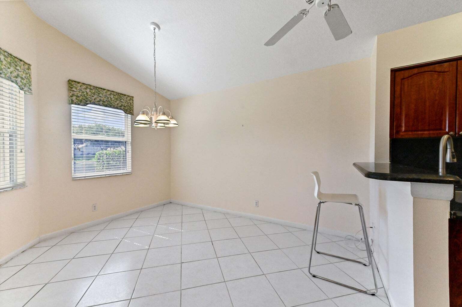 Building Photo - 14066 Glenlyon Ct