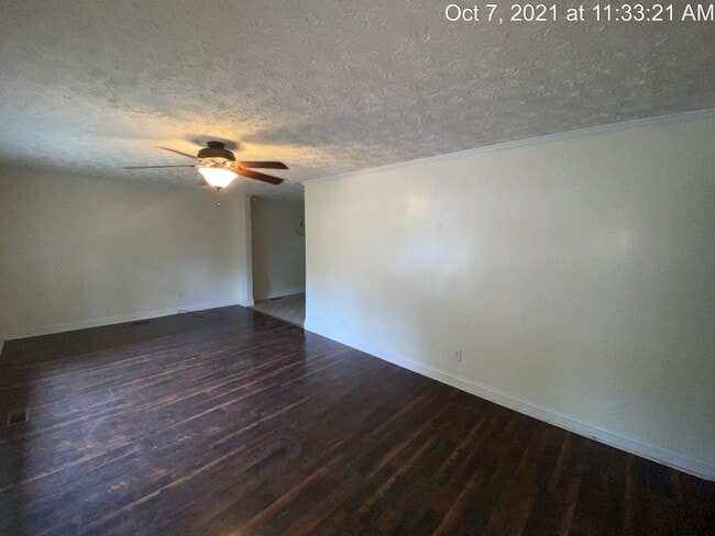 Building Photo - 1005 Sandalwood Dr