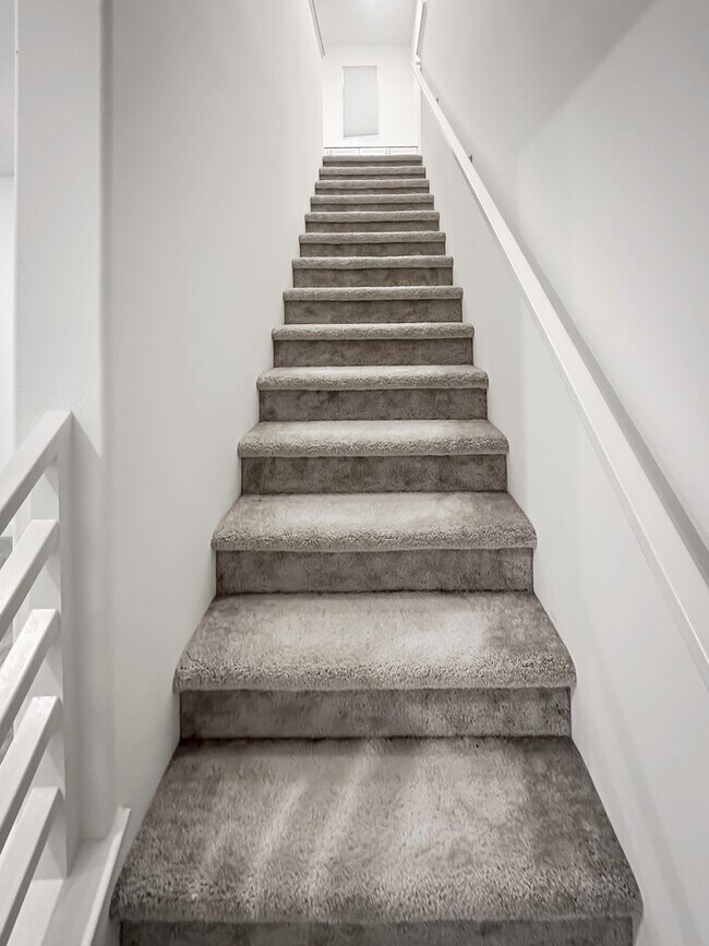 Building Photo - Beautiful Newer Construction,Townhome, 3 Bedroom / 2 Bathroom Home FOR RENT