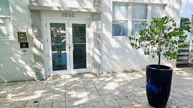 Building Photo - 1550 Drexel Ave