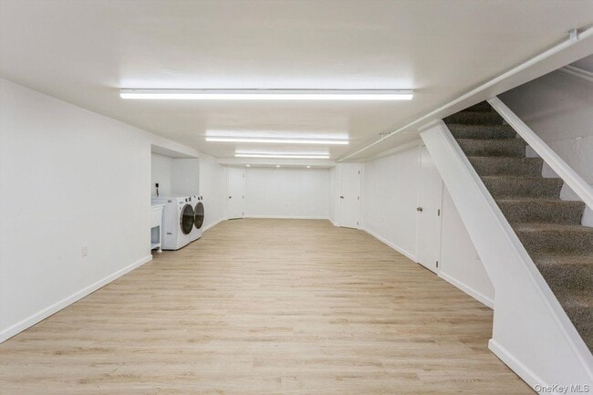 Building Photo - 1 Sutton Pl