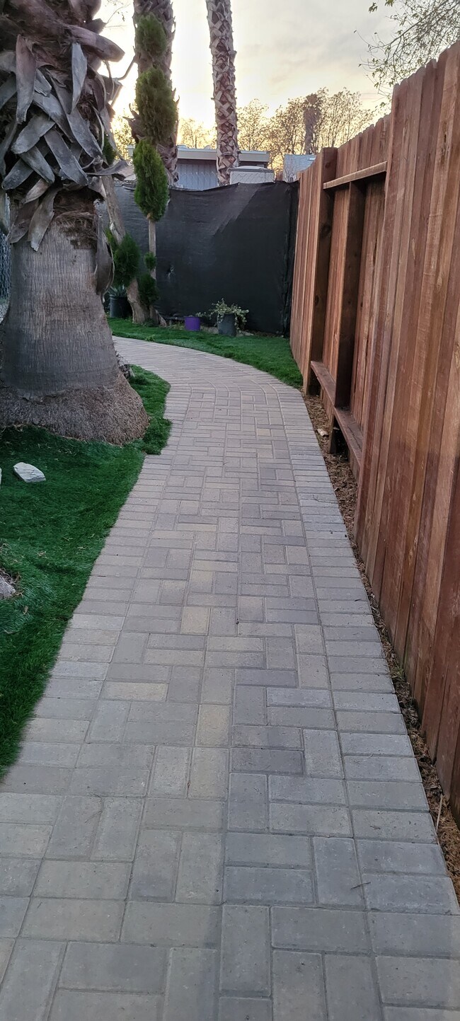 Building Photo - 7415 Beckford Ave