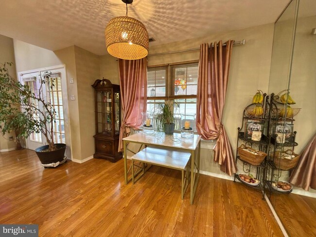 Building Photo - 263 Tavistock Rd