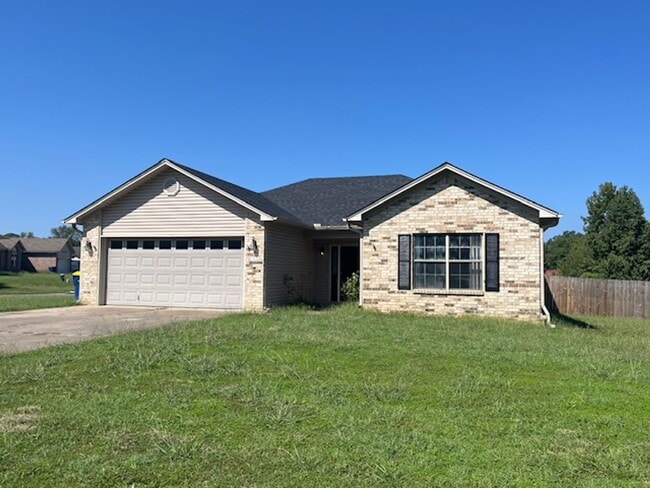Building Photo - 102 Rosebud Cir