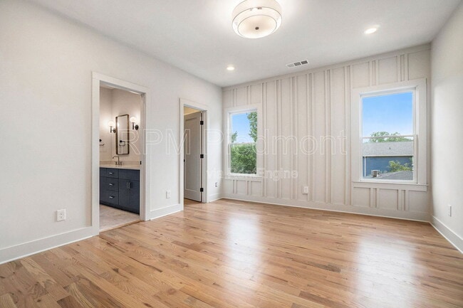 Building Photo - 1081 Hill St SE