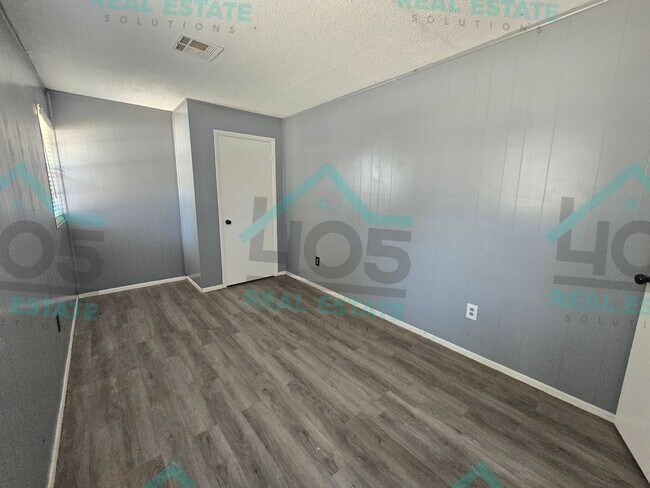Building Photo - 3606 Oakhurst Dr