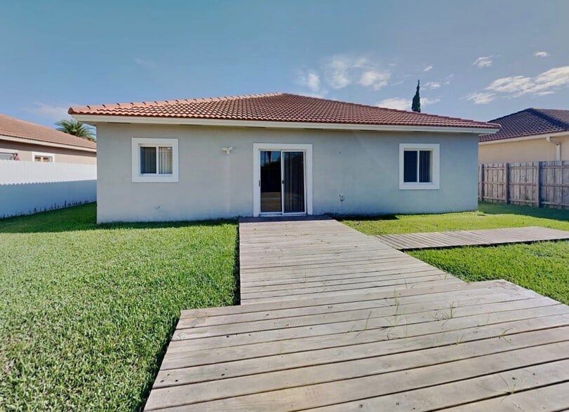 Building Photo - 15424 SW 183rd Terrace