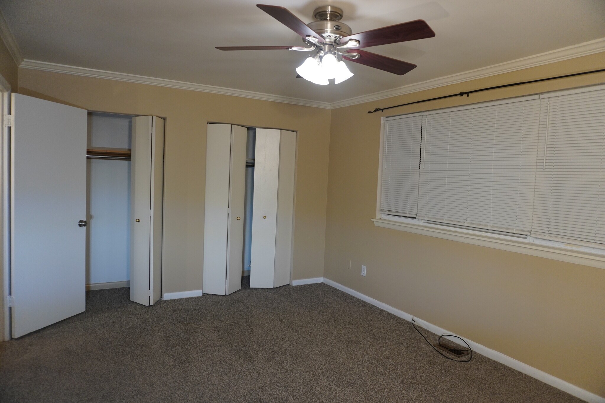 Building Photo - 5 Castlebar Ct