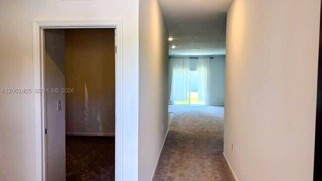 Building Photo - 2443 Grey Hawk Dr