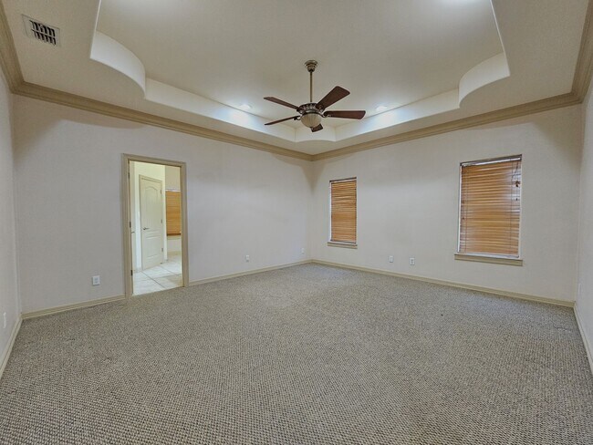 Building Photo - 5618 Ironwood Ct