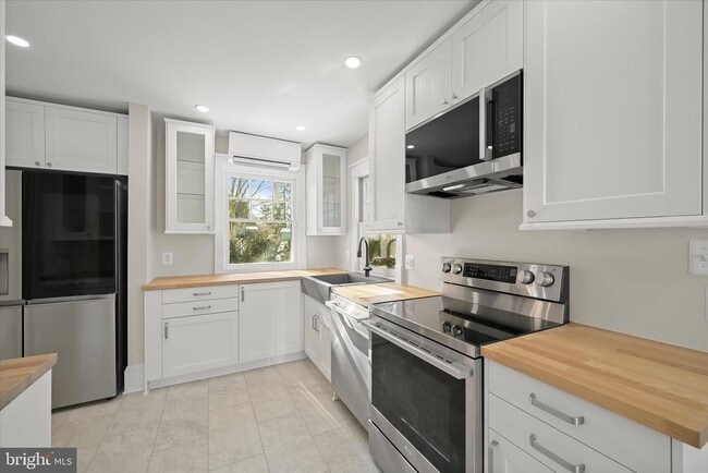 Building Photo - 7332 Springfield Ave